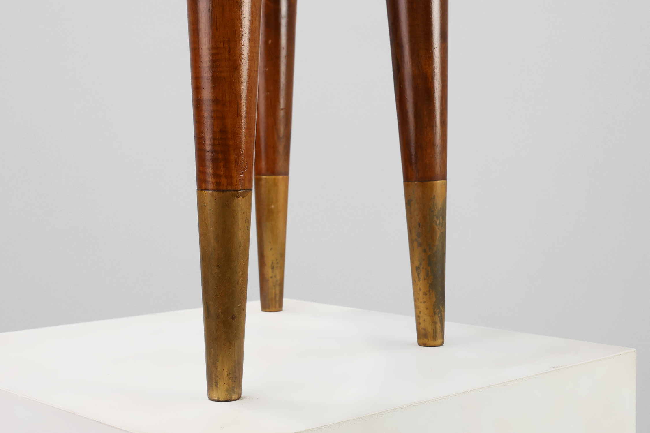 Small table in wood and brass stamped “Italia” in the manner of Gio Ponti, Italy 1950sthumbnail